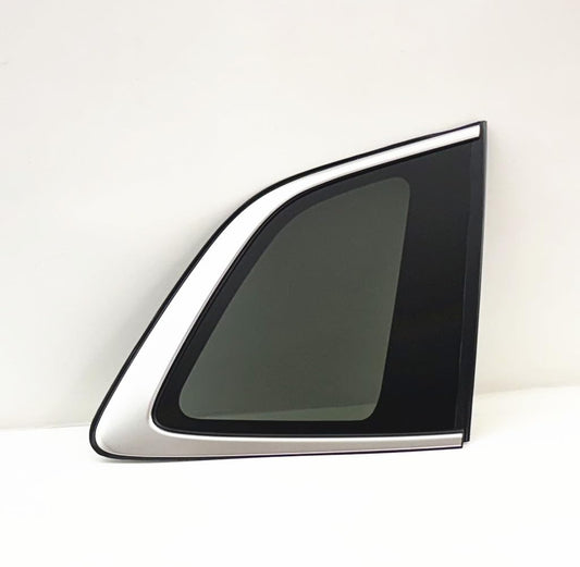 Chrome Moulding Factory Privacy Color Passenger Right Side Quarter Window Quarter Glass Compatible with Honda CR-V 2023-2025 Models