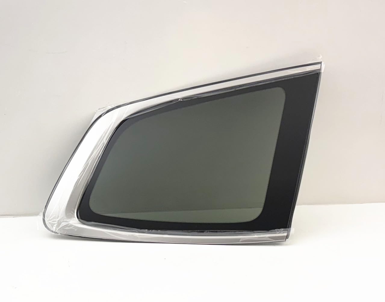 Chrome Moulding Style Tempered Passenger Right Side Quarter Window Quarter Glass Compatible with Kia Telluride 2020-2025 Models