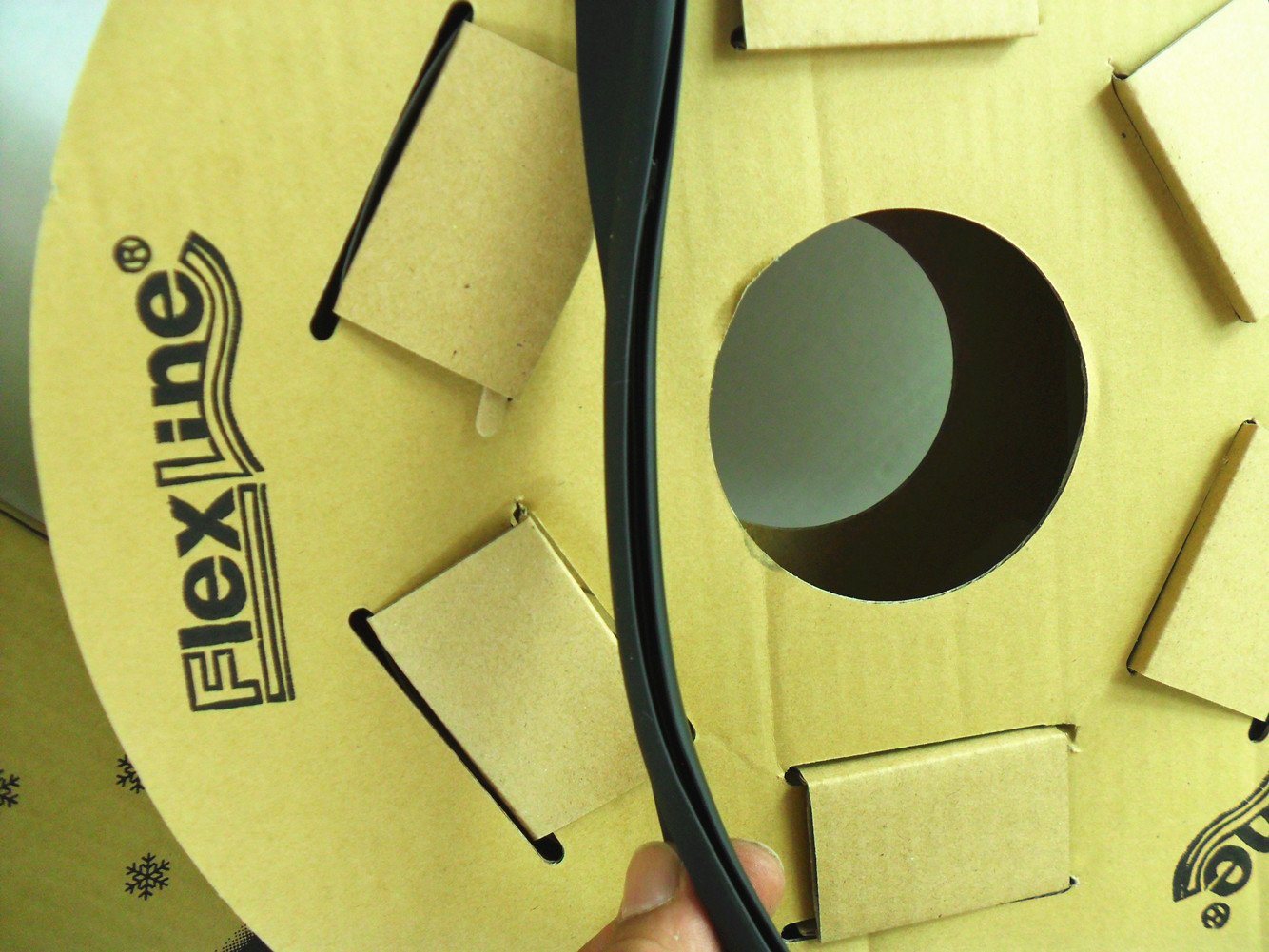 Flexline Windshield Auto Glass Universal Molding Flexible Trim Rubber 24mm 15FT UM2513BR