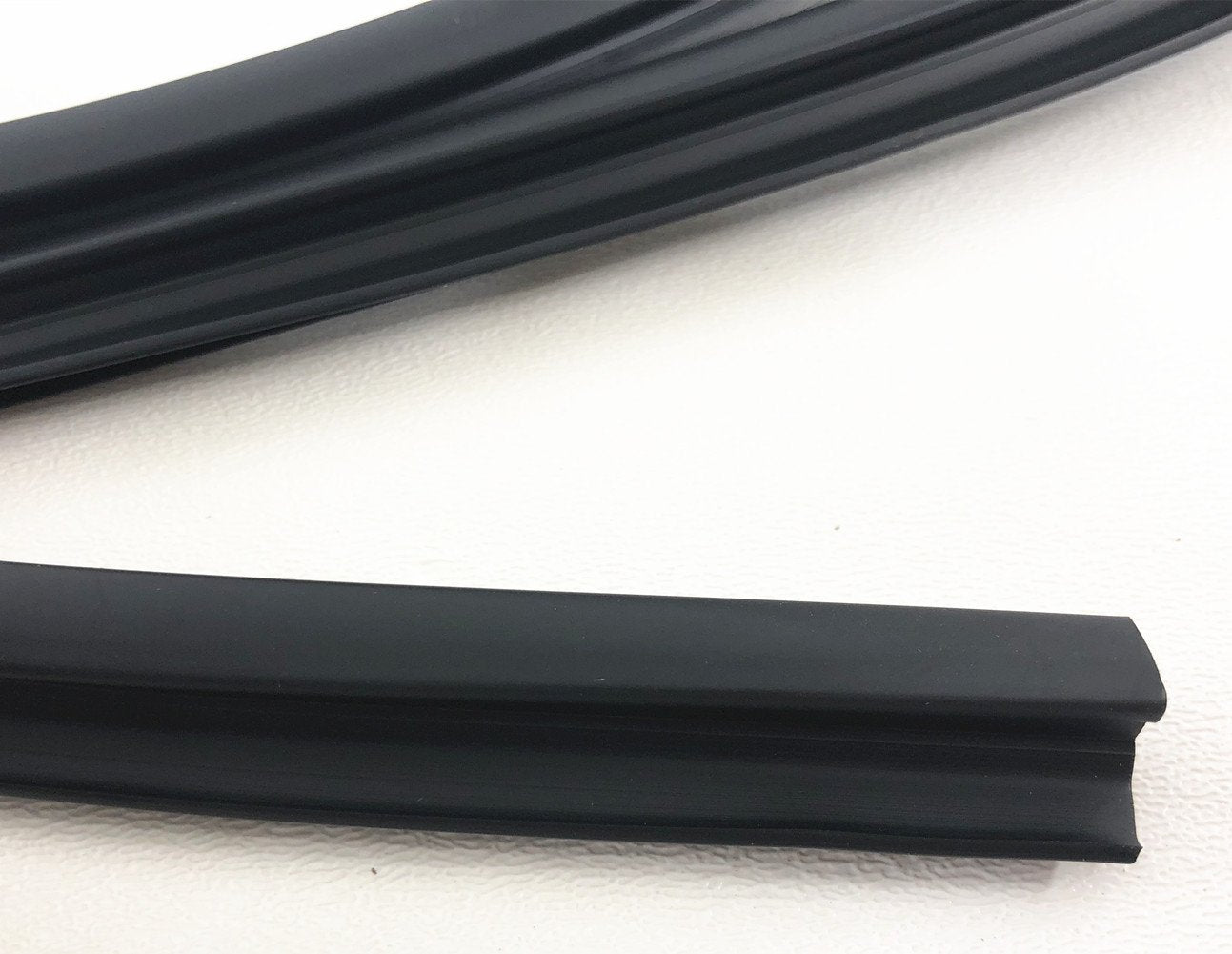 Front Windshield Rubber Molding Compatible with Toyota Sienna 2004-2010 Models