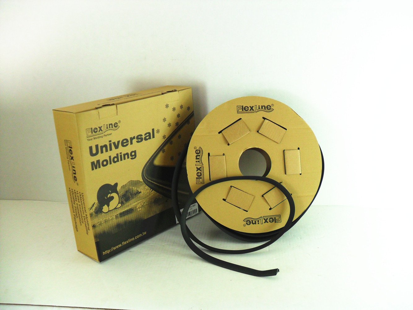 Flexline Windshield Auto Glass Universal Molding Flexible Trim Rubber 16mm 100FT UM1613BR